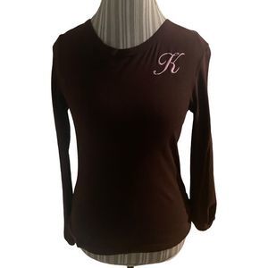 cha cha vente Brown Long Sleeve Top with Pink Script "K"